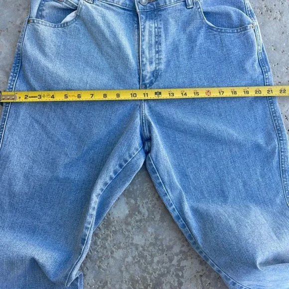 Lee Relaxed Bootcut at the waist light blue Flared Jeans. Size 12S - Picture 7 of 14